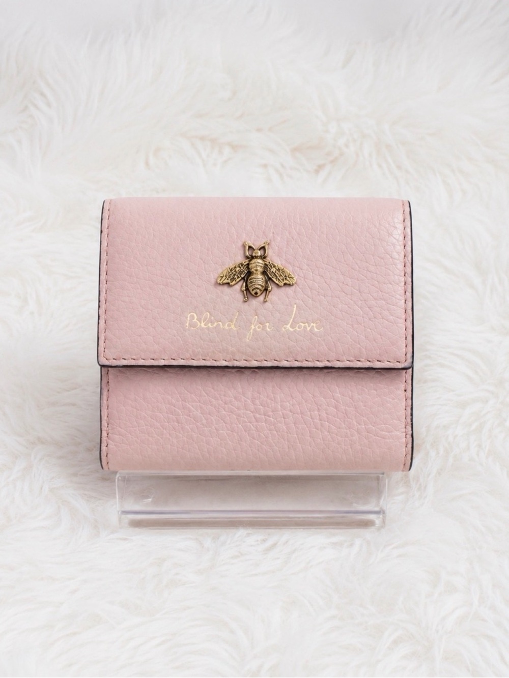 Gucci Blind for Love Bee Compact
Wallet - Light Pink Pebbled
Leather